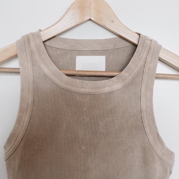 Citizens of Humanity Isabel Rib Tank in “Sandatlas” - Picture 2 of 5